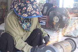 Làng rèn Trung Lương những ngày nóng bức