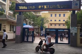 Tăng học phí "phi mã" bất thành, Trường Lômônôxốp phải hạ học phí