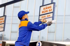 Giá xăng dầu hôm nay 16/5: Tăng cao nhất trong một tháng qua do nguồn cung cắt giảm