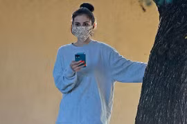 Selena Gomez gầy xanh sao sau thời gian chữa bệnh
