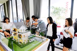 Nghịch lý thị trường BĐS QI/2020: Giao dịch giảm, giá nhà tăng