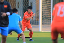 Sao trẻ Hà Nội FC chia sẻ lời khuyên bổ ích từ Văn Hậu