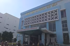 Liên quan tới vụ thu gom khẩu trang y tế, Giám đốc Bệnh viện Gò Vấp bị đình chỉ công tác