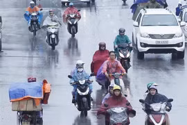 Gió mùa đông bắc gây mưa ở khu vực Hà Nội, trời chuyển mát