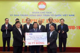 MB ủng hộ 10 tỷ đồng góp sức đẩy lùi đại dịch Covid-19