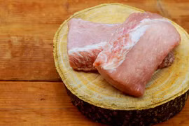 Chàng thanh niên bị sán dây ký trùng khắp người do ăn thịt lợn tái