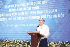 Thành ủy TP.HCM gặp mặt biên tập viên, phóng viên các cơ quan báo chí