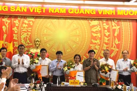 Đắk Lắk: Trao Quyết định cho sáu Ủy viên Ban Chấp hành Đảng bộ tỉnh nhiệm kỳ 2015-2020