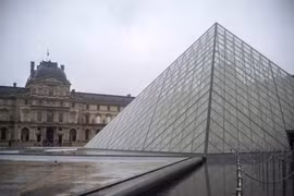Paris công bố các biện pháp đối phó dịch sau khi chấm dứt phong toả