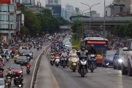 Nới lỏng giãn cách xã hội, Hà Nội nhộn nhịp trở lại