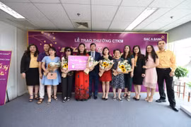 Ngân hàng Bắc Á chúc mừng khách hàng trúng thưởng chương trình khuyến mại mừng xuân Canh Tý - Gửi lộc tri ân
