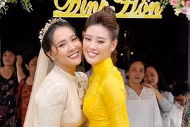 Khánh Vân đọ sắc cùng chị dâu Thu Phương