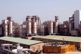 Lửa bùng phát tại một nhà máy hóa dầu ở Tây-Bắc Iran