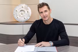 Huyền thoại Miroslav Klose chính thức gia nhập ban huấn luyện Bayern Munich 