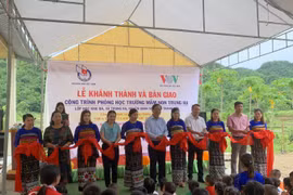 Lớp học nghĩa tình giữa núi rừng biên giới