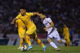 Hải Phòng 3-1 SLNA: SLNA 'phơi áo' trên sân của Hải Phòng