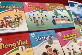 Chủ tịch Hội đồng thẩm định phản hồi thông tin SGK lớp 1 còn nhiều "sạn"