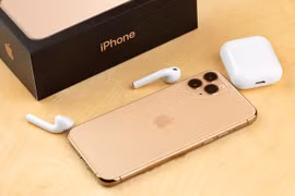 Apple tặng AirPods cho khách hàng khi mua iPhone 11 từ ngày 17/10