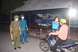 Đình chỉ trưởng trạm y tế xã ở Thanh Hóa do lơ là chống dịch