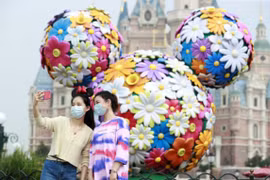 Disneyland Thượng Hải ngày mở cửa trở lại: Toàn khẩu trang, không pháo hoa