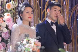 Cầu thủ Duy Mạnh bị đồn đánh đập, hủy trạng thái kết hôn, khiến Quỳnh Anh bức xúc