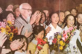 'Hồ Chí Minh - Sáng ngời ý chí Việt Nam'