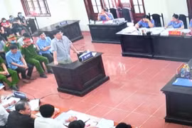 Gian lận thi cử tại Hòa Bình: Đề nghị khung cao nhất đến 10 năm tù