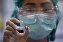 WHO sẽ đánh giá lại độ an toàn của vaccine Covid-19 của Nga vừa công bố
