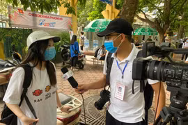Phóng viên tác nghiệp mùa thi: Yếu tố an toàn đặt lên hàng đầu