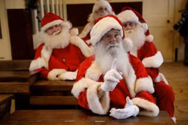 Khám phá ngôi trường đào tạo ông già Noel ở nước Anh