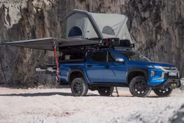 Bán tải Mitsubishi Triton được bổ sung thêm gói phụ kiện cắm trại
