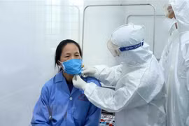 Thêm 5 ca mắc mới COVID-19, trong đó có 1 tiếp viên hàng không