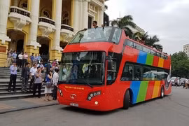 Đánh giá thí điểm dịch vụ vận chuyển khách du lịch bằng xe ô tô 2 tầng