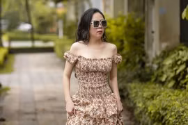 Phượng Chanel khoe chân nuột nà hơn cả Ngọc Trinh