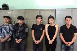 Bắt nhóm con nghiện bán ma túy đá kiếm lời
