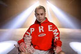 Khoảnh khắc Binz ôm đầu trên ghế nóng Rap Việt