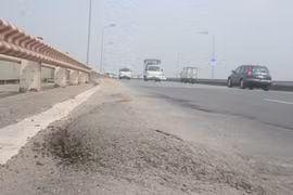 Chính thức cấm xe ô tô qua cầu Thăng Long