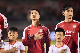 Khán đài “Cháy vé” khi xem trận đấu giữa Công Phượng và Quang Hải