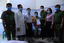 Đại tướng Tô Lâm khen thưởng công an xã dũng cảm truy bắt tội phạm ở Đồng Nai