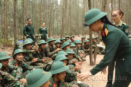 “Bát nước thao trường” thắm tình đồng đội