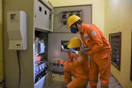 EVN Hà Nội miễn, giảm gần 900 tỷ đồng tiền điện do ảnh hưởng của dịch Covid-19