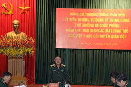 Thượng tướng Trần Đơn kiểm tra toàn diện Viện Y học cổ truyền Quân đội