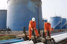 Giá xăng dầu hôm nay (19/8): Lo ngại xung đột kinh tế Mỹ -Trung tiếp tục leo thang, dầu quay đầu giảm