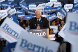 Ông Biden và Sanders hủy bỏ các buổi vận động do lo ngại virus Corona