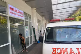 Bé gái 3 tuổi nhập viện do chấn thương sọ não, nghi bị mẹ ruột bạo hành