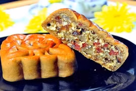 Cách làm bánh Trung thu thập cẩm tại nhà đơn giản
