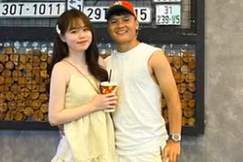 Quang Hải chịu chơi khi tặng bạn gái ‘túi hàng hiệu gần trăm triệu’