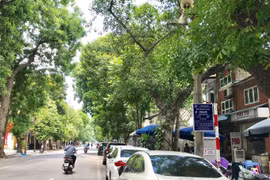 Hàng loạt những bất cập lộ rõ khi triển khai ứng dụng điểm đỗ xe thông minh iParking