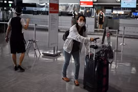 Nhật Bản cấm nhập cảnh từ ngày mai vì lo ngại virus biến thể mới