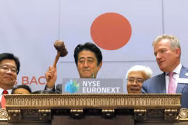 Những mục tiêu Abenomics chưa đạt được khi Shinzo Abe bất ngờ rút lui